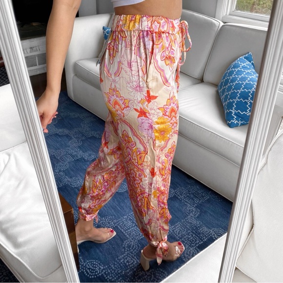 🌸 ZARA PINK MULTI PRINTED SATIN HIGH WAIST ANKLE TIE BAGGY ‘THE SASHA’ PANTS! - Picture 4 of 16